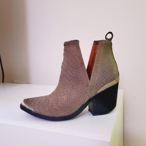 Jeffrey Campbell | Cromwell Boot - Picture 2 of 8